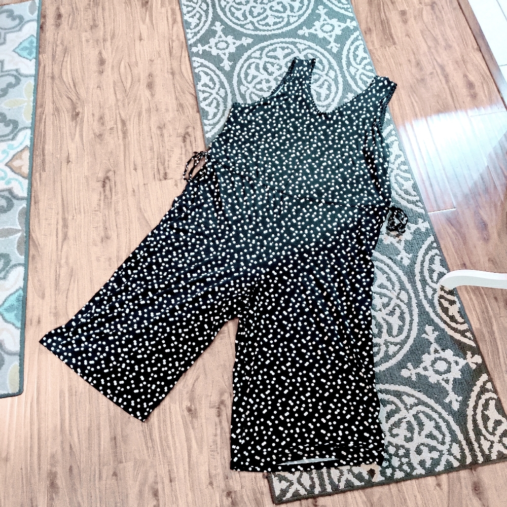 🖤🖤Jumpsuit - Polkadot - Black and White